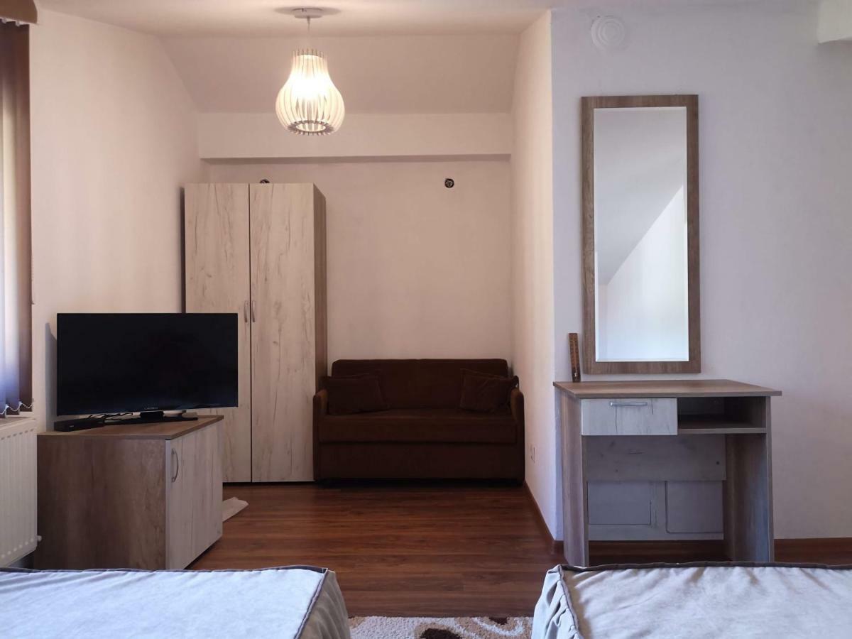 Стаи За Гости Диневи Kalofer Exterior foto
