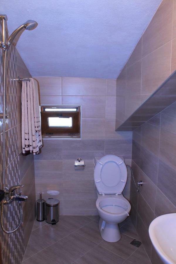 Стаи За Гости Диневи Kalofer Exterior foto